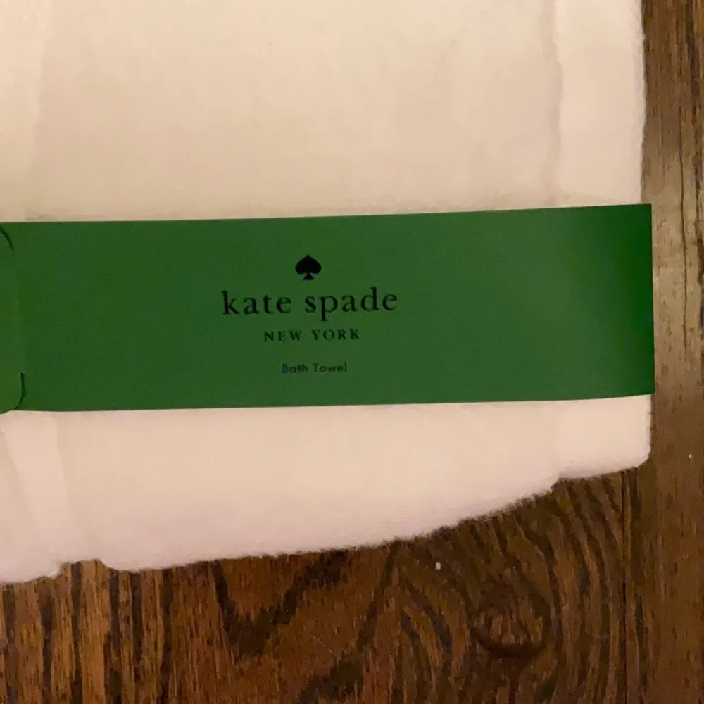 Kate spade towel ♠️ - Picture 6 of 6